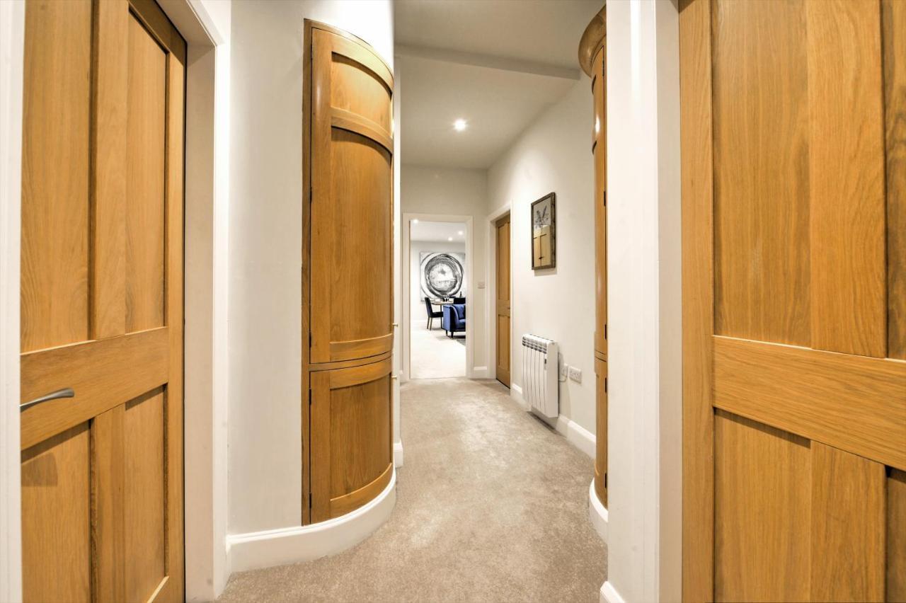The Penthouse - Allocated Parking With City Views Ripon Bagian luar foto